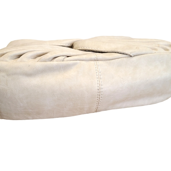 New with Tags Urban Expressions Vegan Leather Twist Front Bag - Picture 6 of 8